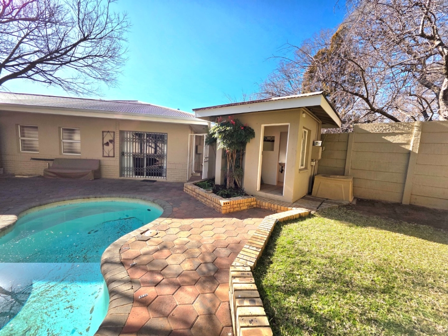 5 Bedroom Property for Sale in Eureka Free State
